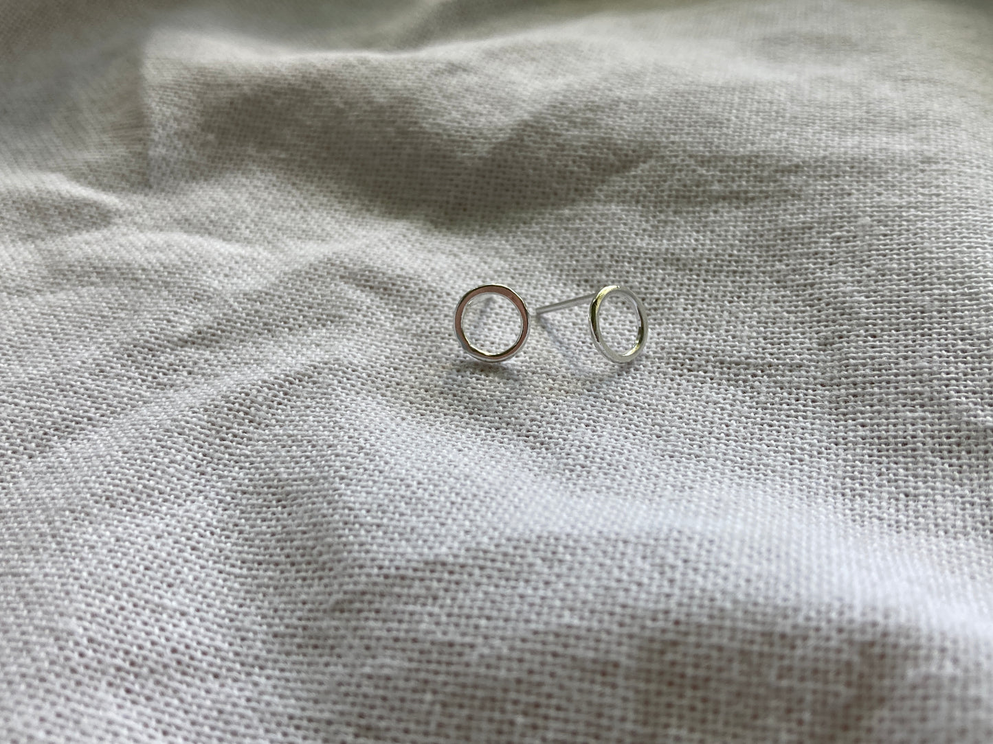 Wire Circle Stud Earrings