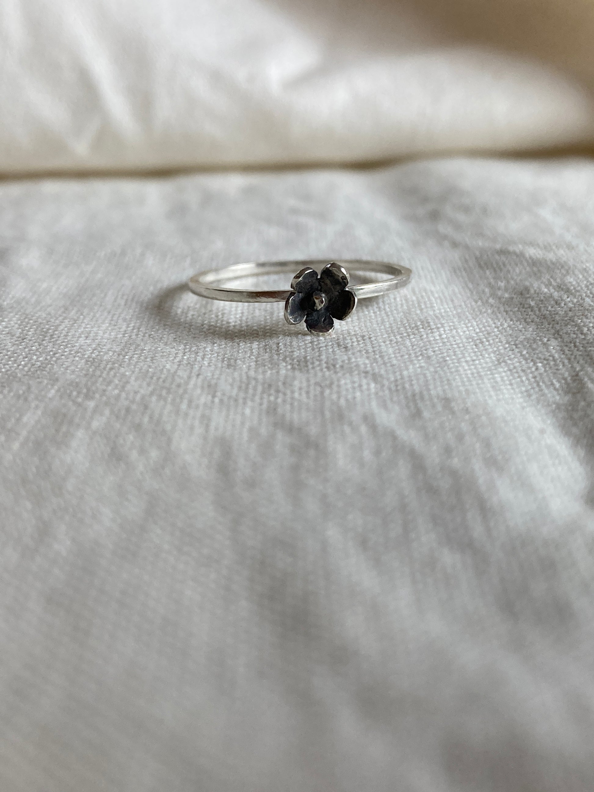 Sterling Silver Stacking Ring with little Flower in Bloom