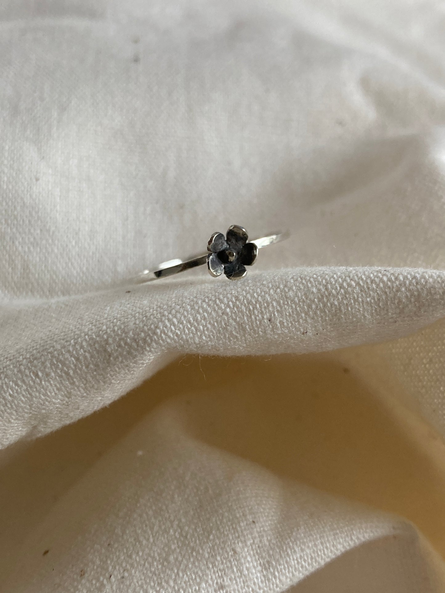 Sterling Silver Stacking Ring with little Flower in Bloom