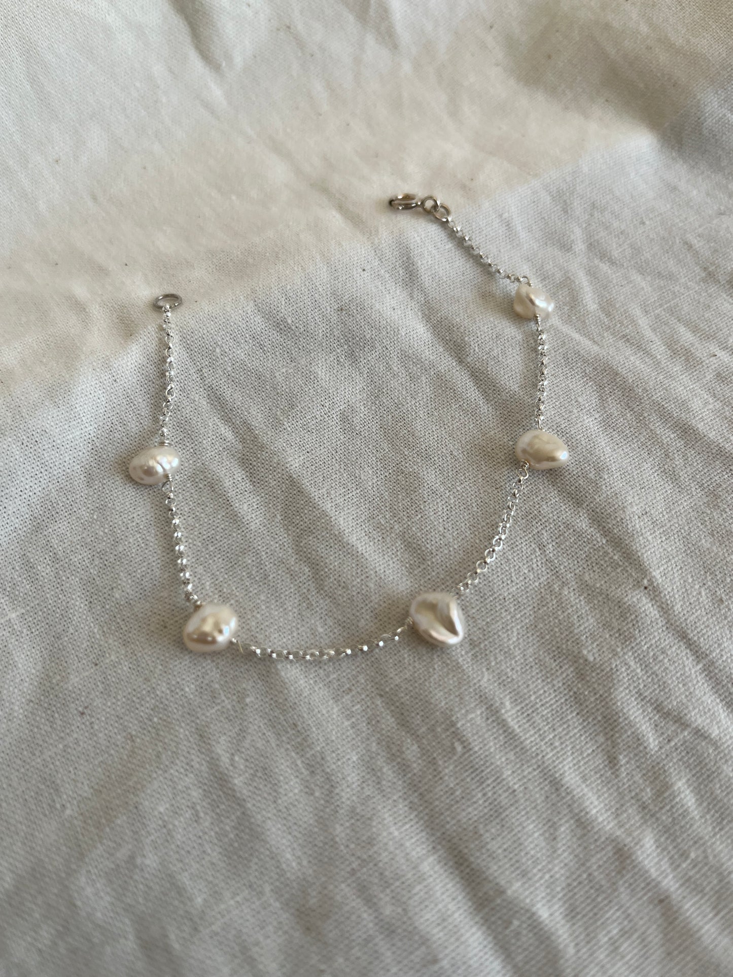 STROOI Wonky Pearl Bracelet