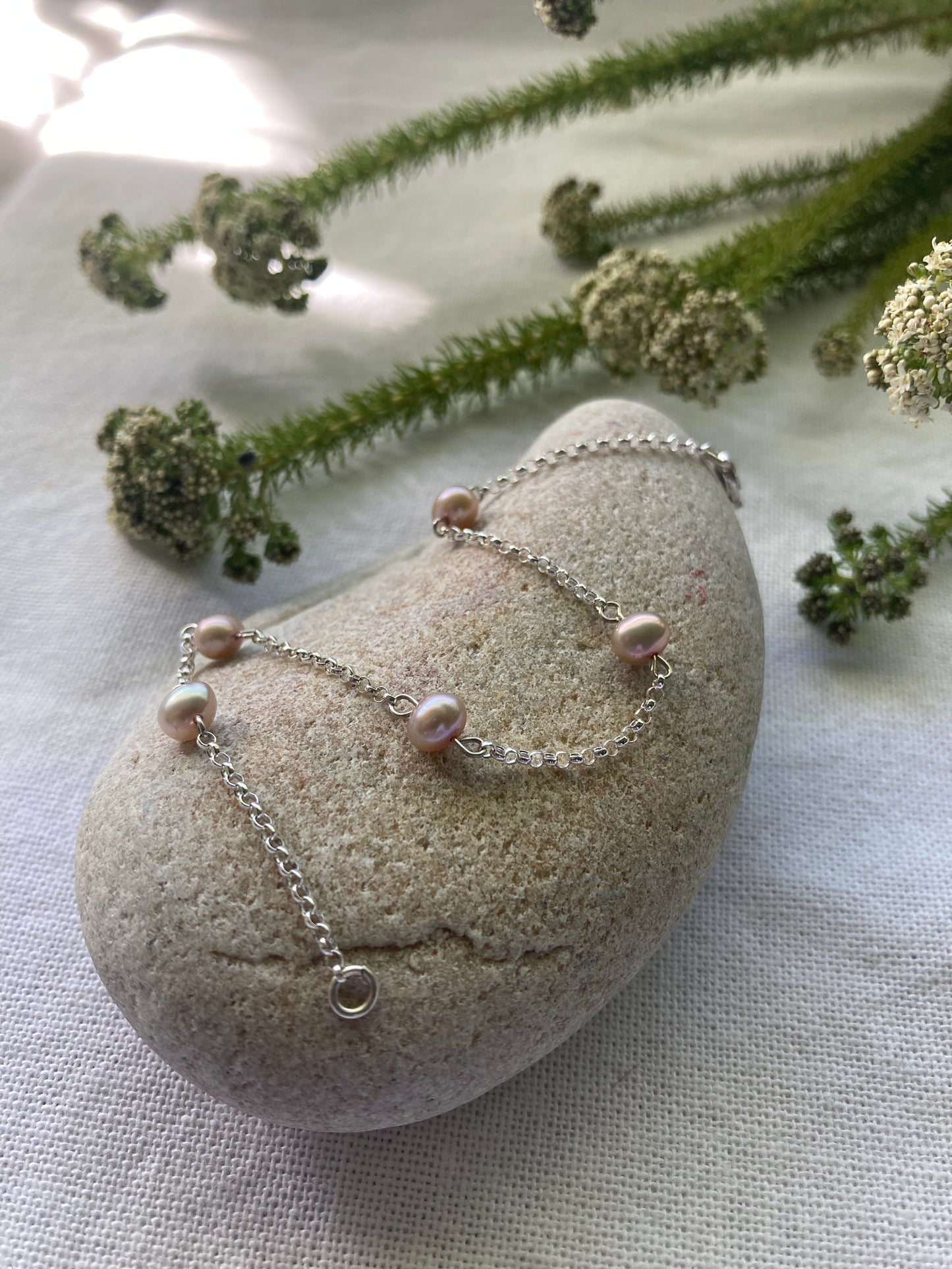 Sterling Silver Chain Bracelet with 5 Pink Pearls