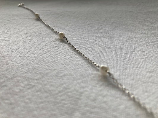 Sterling Silver Chain Bracelet with 3 White Pearls