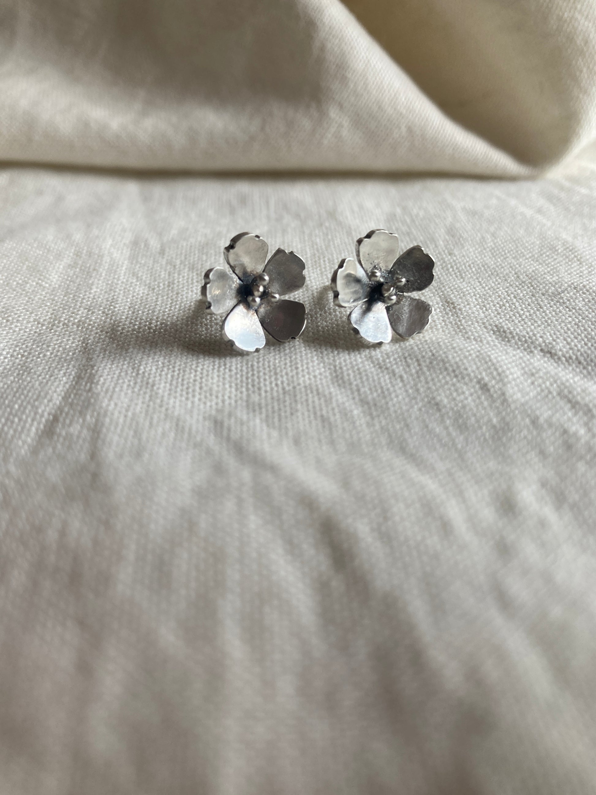 Sterling Silver Flower Earrings, inspired by the Duwweltjie Flower
