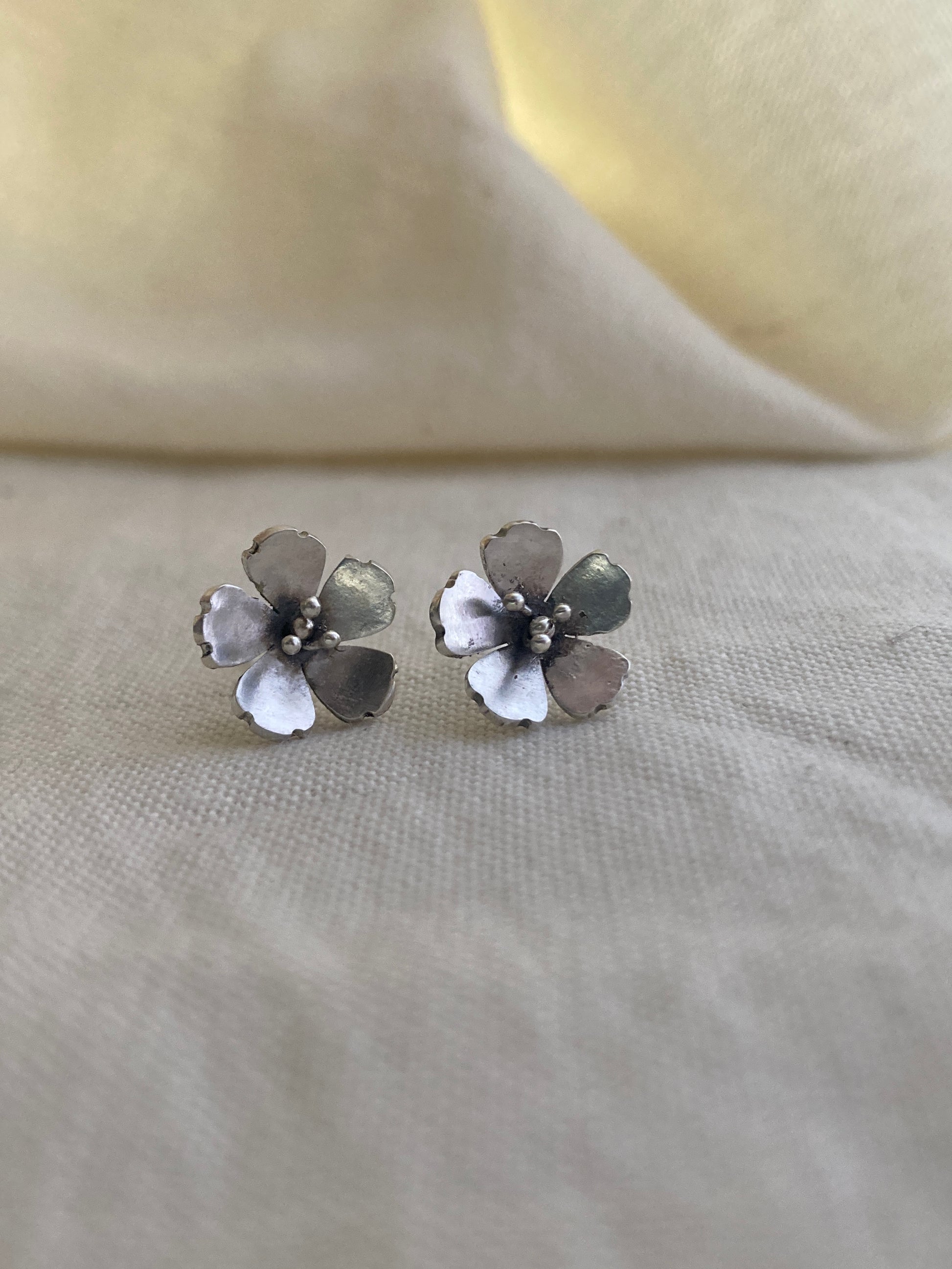 Sterling Silver Flower Earrings, inspired by the Duwweltjie Flower
