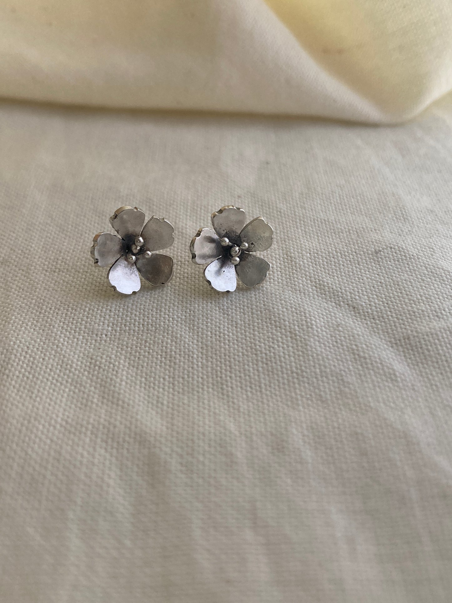 Sterling Silver Flower Earrings, inspired by the Duwweltjie Flower