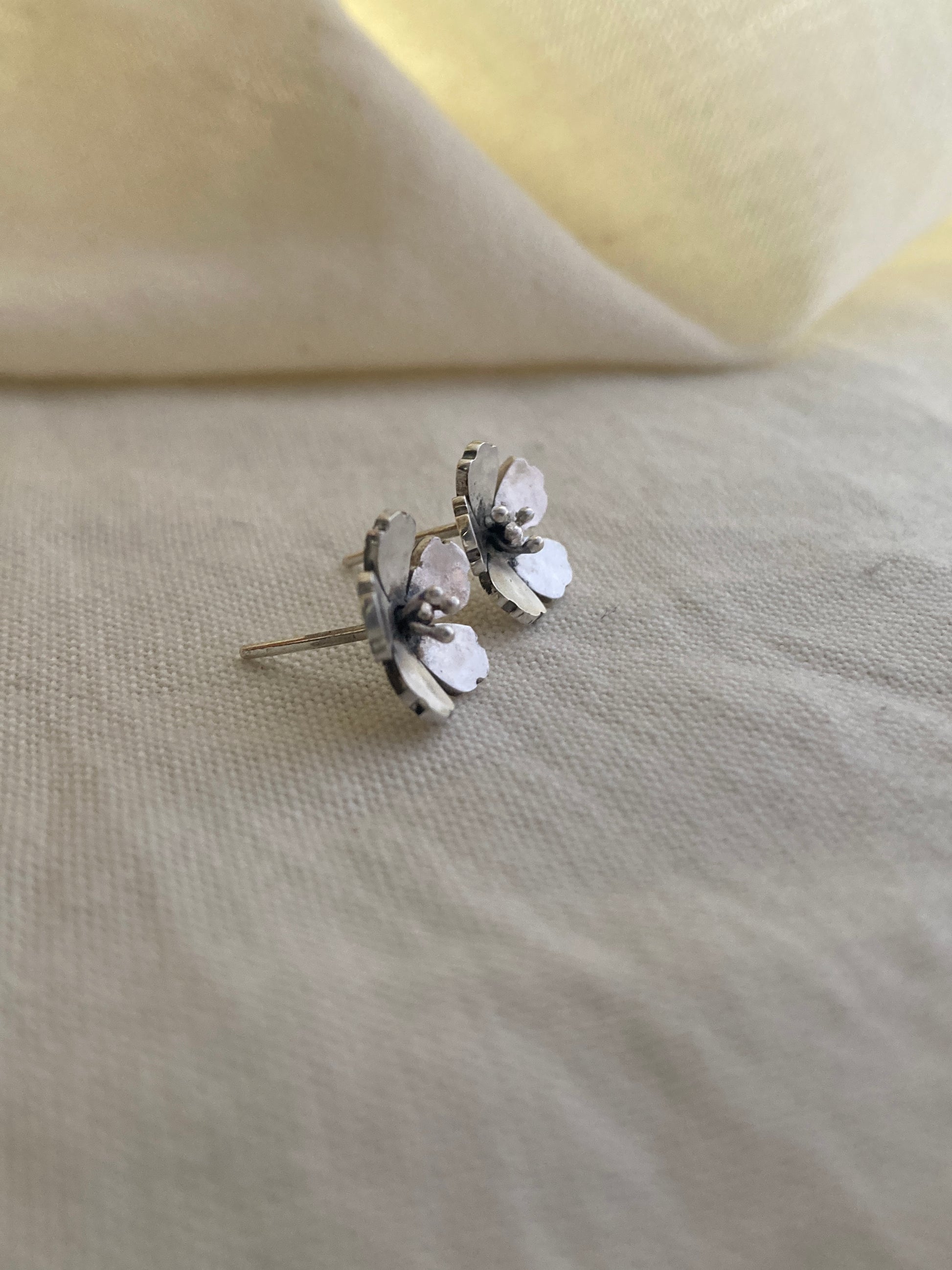 Sterling Silver Flower Earrings, inspired by the Duwweltjie Flower