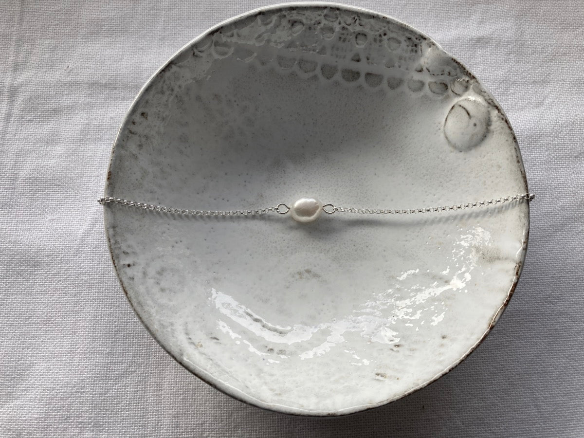 Single Medium Wonky Pearl on Sterling SiIver Chain