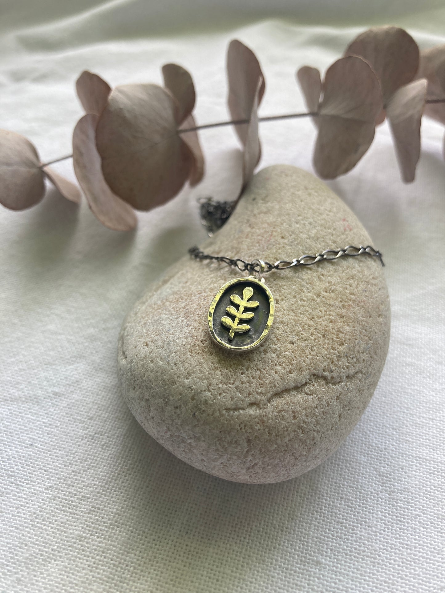 Oval Leaves Necklace