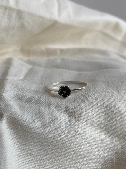 Sterling Silver Stacking Ring with little Flower in Bloom