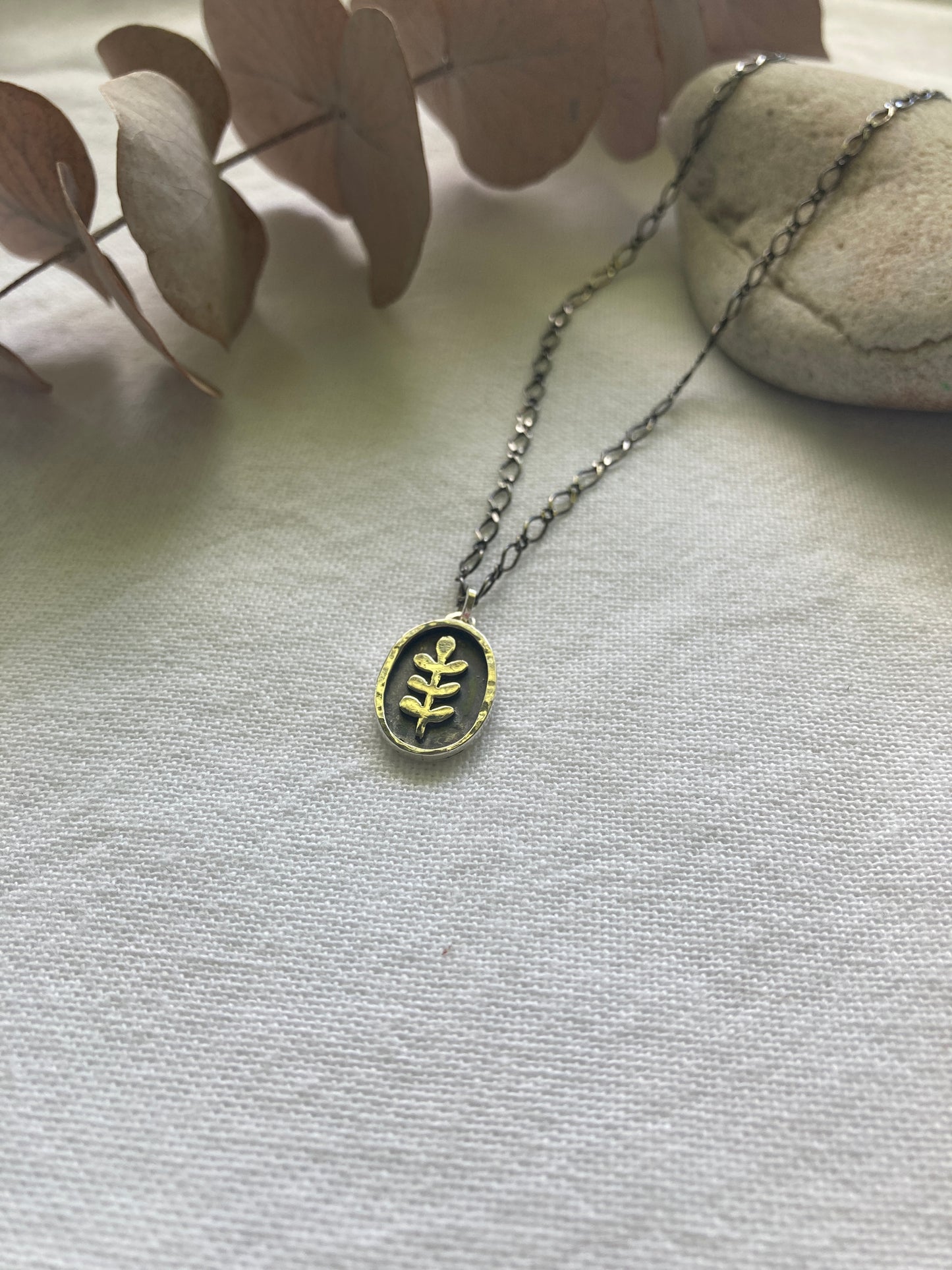 Oval Leaves Necklace