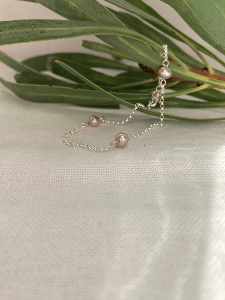 Sterling Silver Chain Bracelet with 3 Pink Pearls