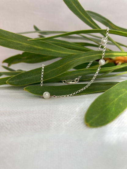 Sterling Silver Chain Bracelet with 3 White Pearls
