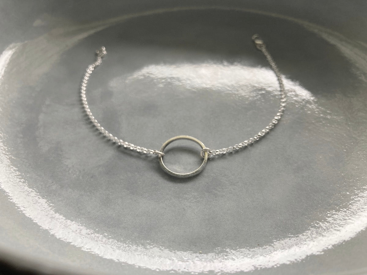 Single Circle Bracelet