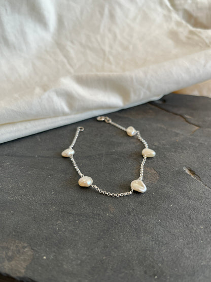 STROOI Wonky Pearl Bracelet