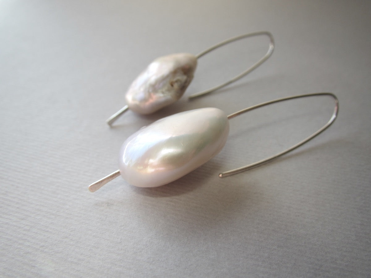 U-Shape & Blister Pearl Hook Earring